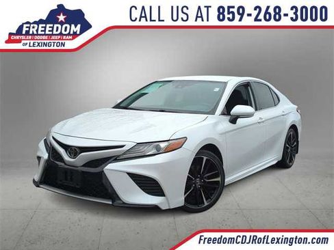 Used 2019 Toyota Camry XSE image 1