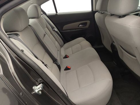 Used 2016 Chevrolet Cruze LT FWD image 19
