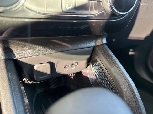 Used 2025 Chevrolet TrailBlazer LT image 22