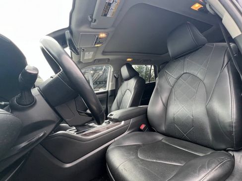Used 2020 Toyota Highlander Platinum AWD/4WD image 18