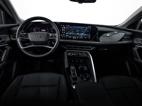Certified 2025 Audi Q5 Premium w/ Convenience Package AWD/4WD image 8