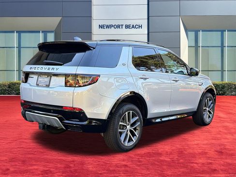 New 2026 Land Rover Discovery Sport Landmark AWD/4WD image 9