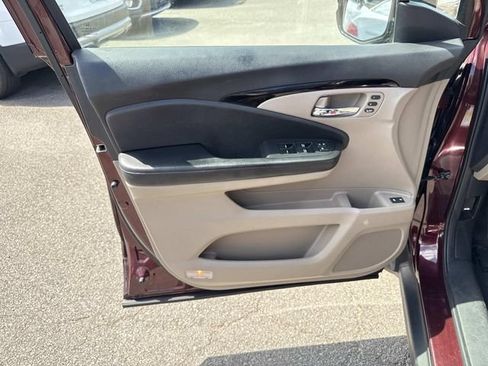 Used 2016 Honda Pilot Touring image 13