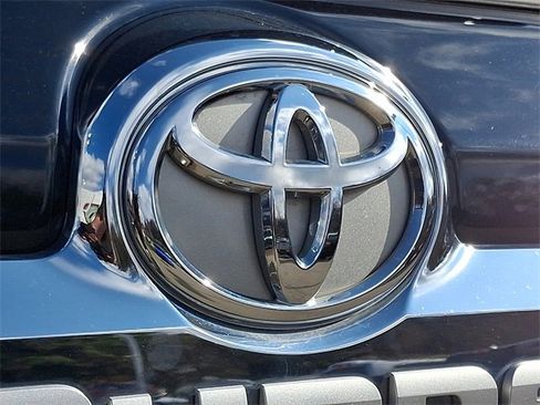 Used 2017 Toyota 4Runner Limited image 29