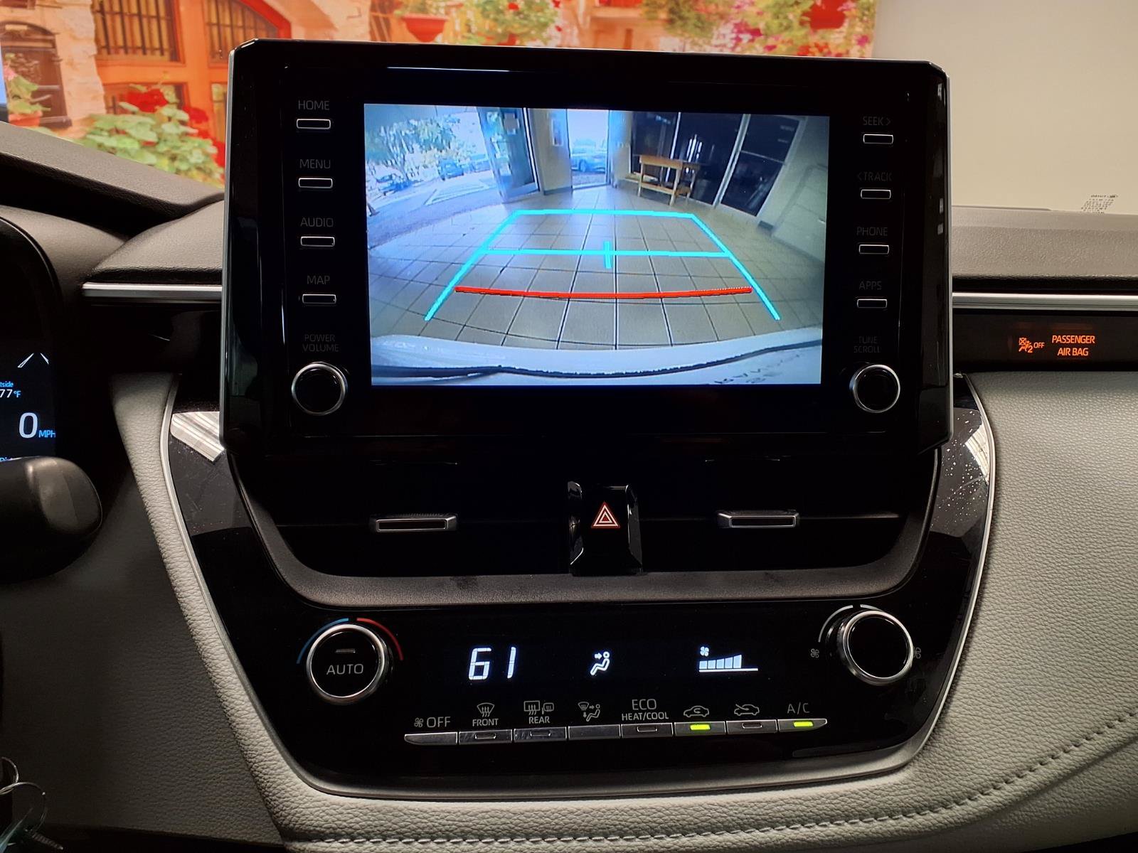 Used 2020 Toyota Corolla SE FWD image 23