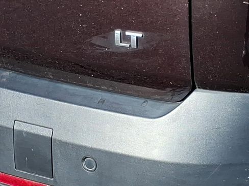 Used 2020 Chevrolet Traverse LT image 9