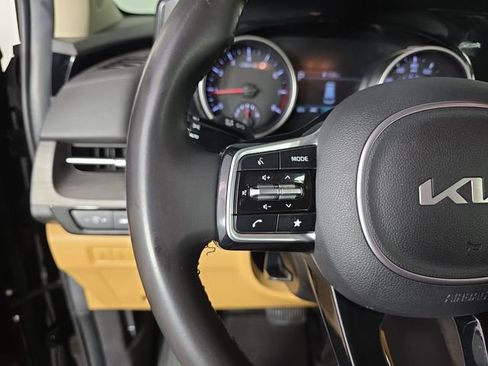 Used 2024 Kia Carnival EX FWD image 28