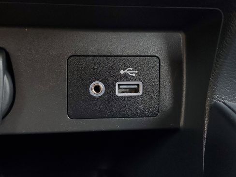 Used 2025 Nissan Versa SV image 24