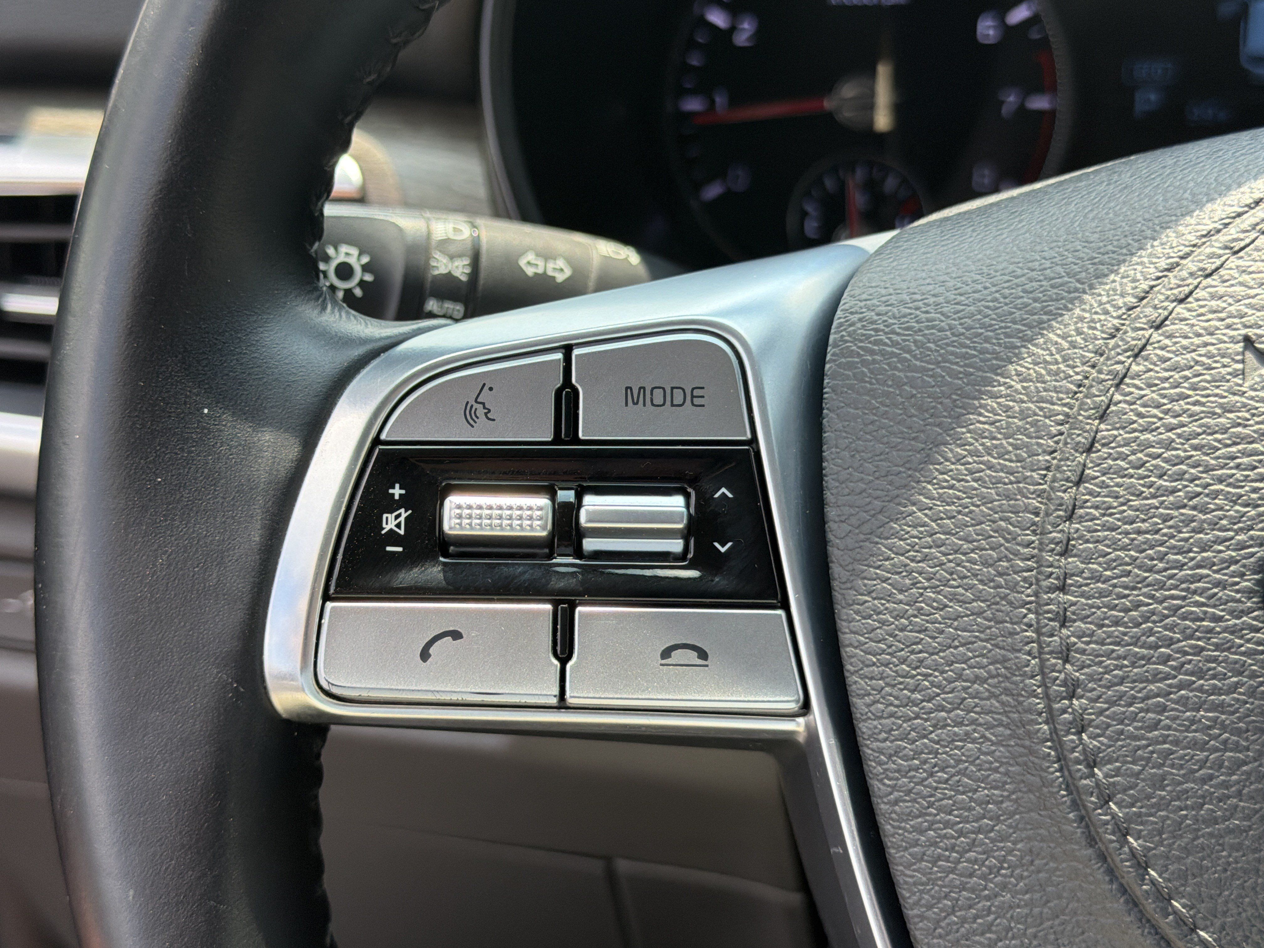 Used 2020 Kia Telluride EX w/ EX Premium Package FWD image 25