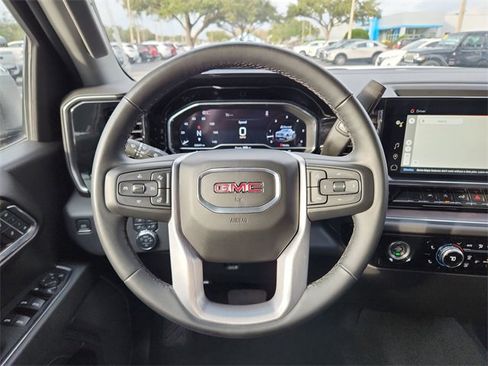 Used 2024 GMC Sierra 1500 SLT image 13