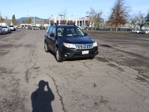 Used 2011 Subaru Forester 2.5X image 3