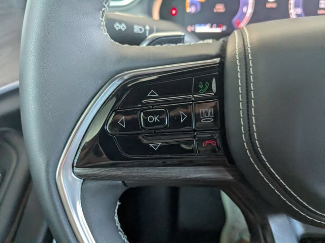 Used 2025 Jeep Grand Cherokee Overland AWD/4WD image 18