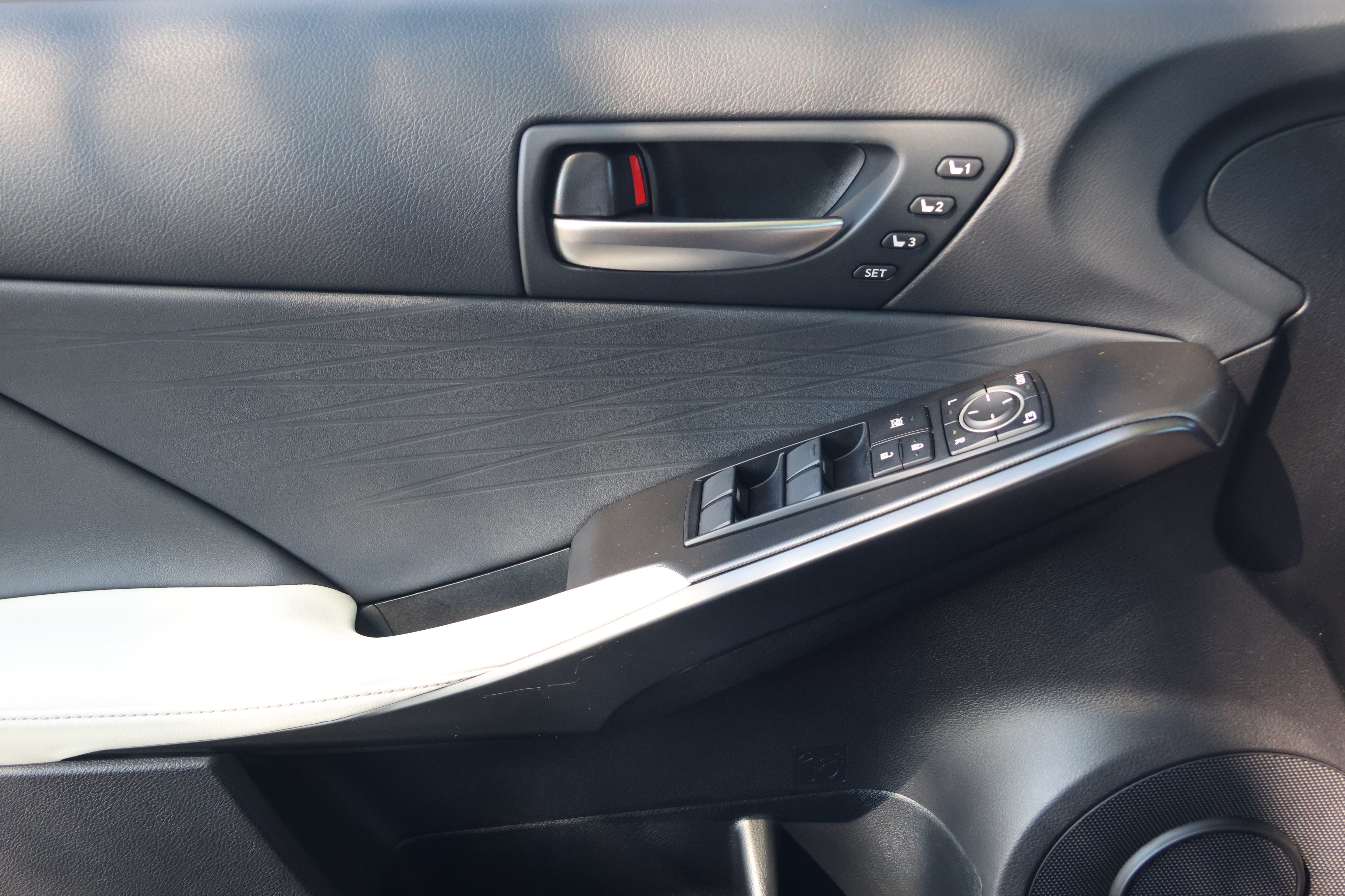 Used 2025 Lexus IS 350 F Sport RWD image 12