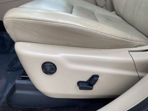 Used 2018 Jeep Grand Cherokee Limited w/ Luxury Group II image 16