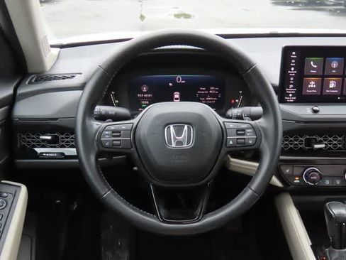 Used 2023 Honda Accord EX-L image 18