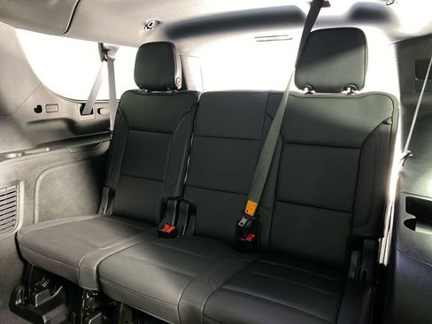 Used 2023 Chevrolet Suburban High Country w/ Advanced Technology Package AWD/4WD image 23