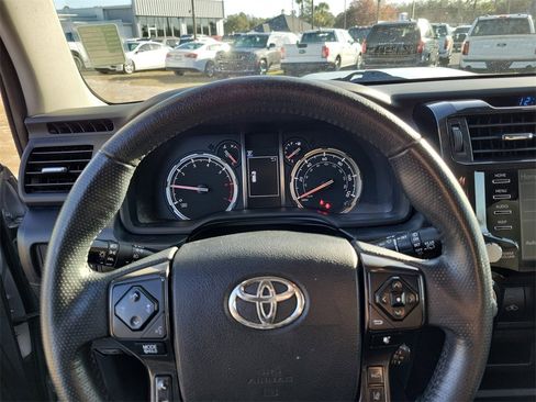 Used 2021 Toyota 4Runner TRD Off-Road image 19