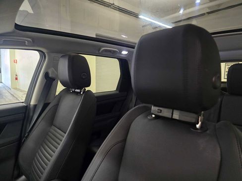 Used 2025 Land Rover Discovery Sport S image 24