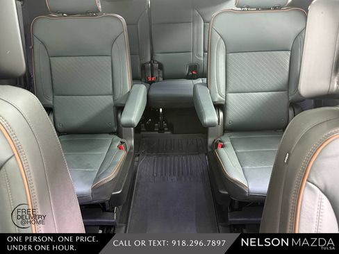 Used 2025 GMC Yukon AT4 w/ AT4 Premium Plus Package AWD/4WD image 34