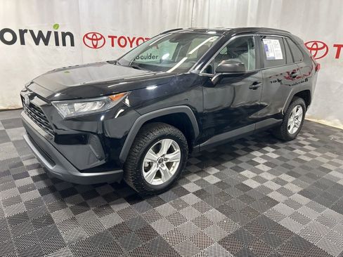 Used 2021 Toyota RAV4 LE image 4