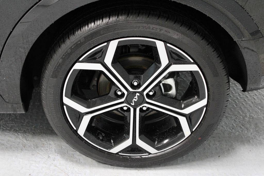 Used 2025 Kia Niro EX Touring FWD image 20