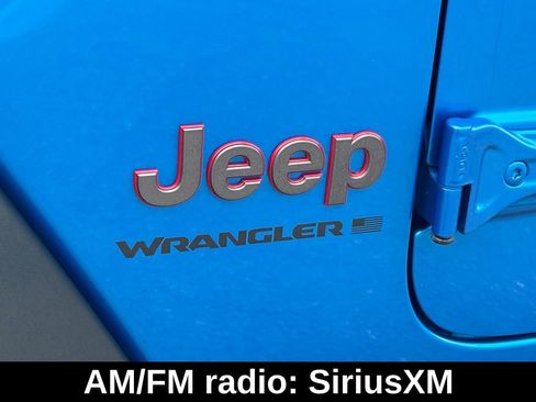 Used 2025 Jeep Wrangler Unlimited Rubicon AWD/4WD image 16