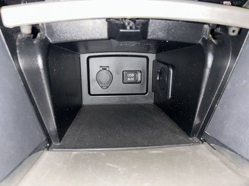 Used 2011 Toyota Camry SE image 16