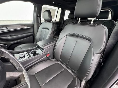 New 2025 Jeep Grand Cherokee Limited 4xe w/ Trailer Tow Package image 36