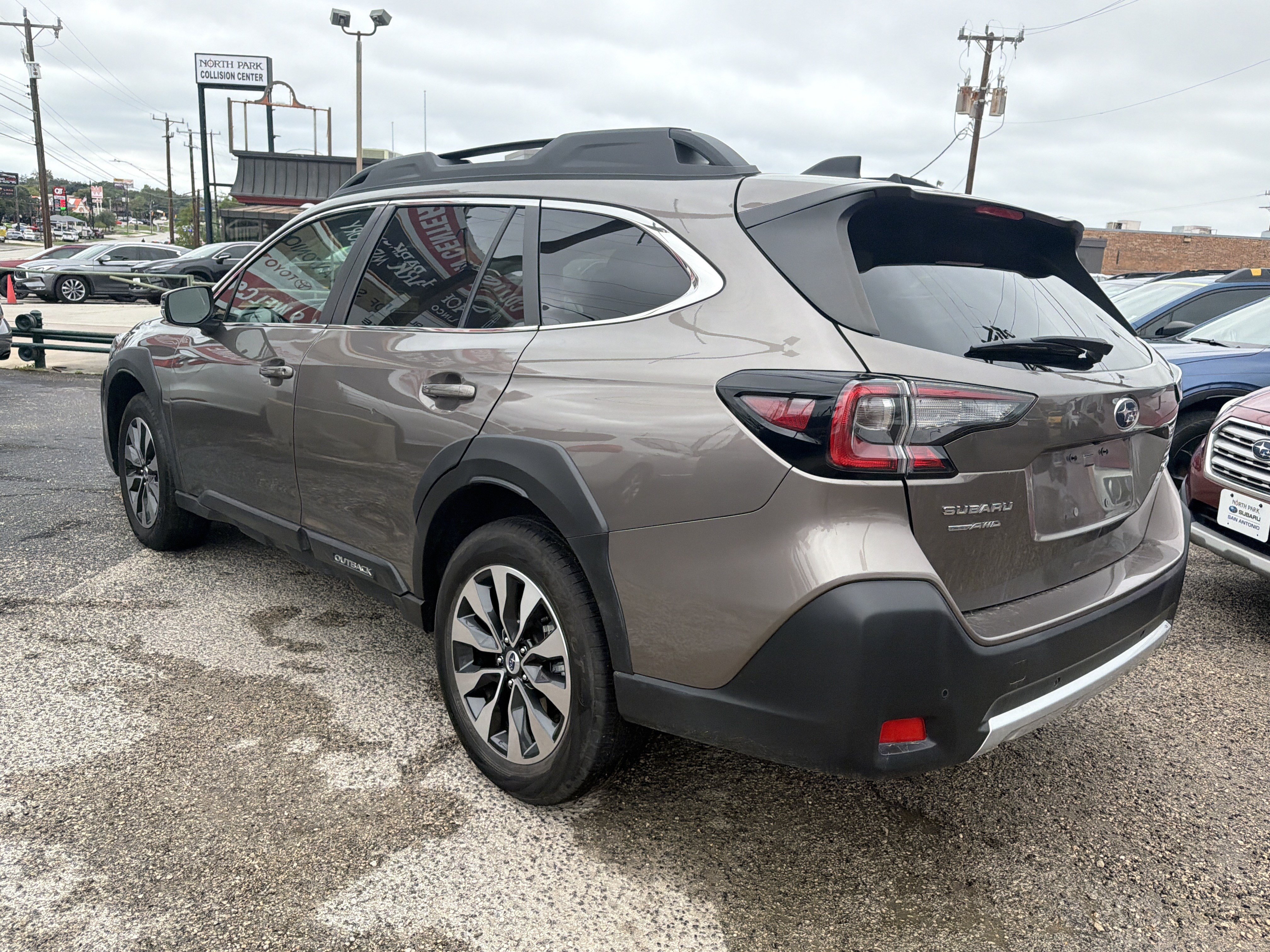 Certified 2024 Subaru Outback Limited AWD/4WD image 5