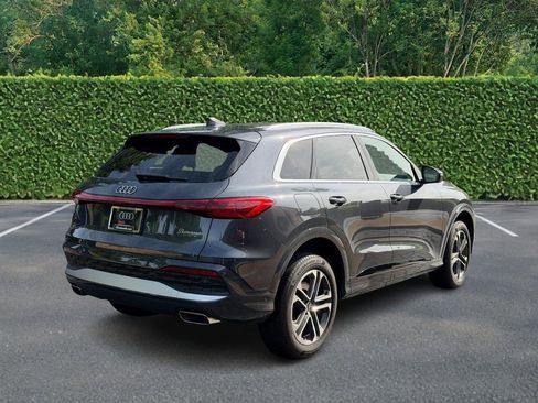 Used 2025 Audi Q5 Premium w/ Convenience Package AWD/4WD image 3
