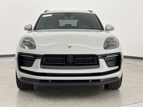 Used 2025 Porsche Macan image 6