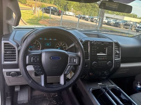 Used 2016 Ford F150 XLT RWD image 11
