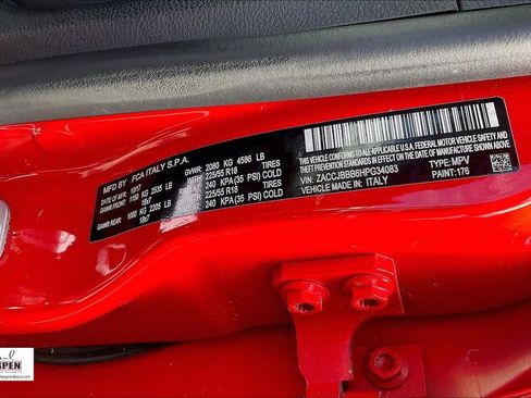 Used 2017 Jeep Renegade Altitude image 33