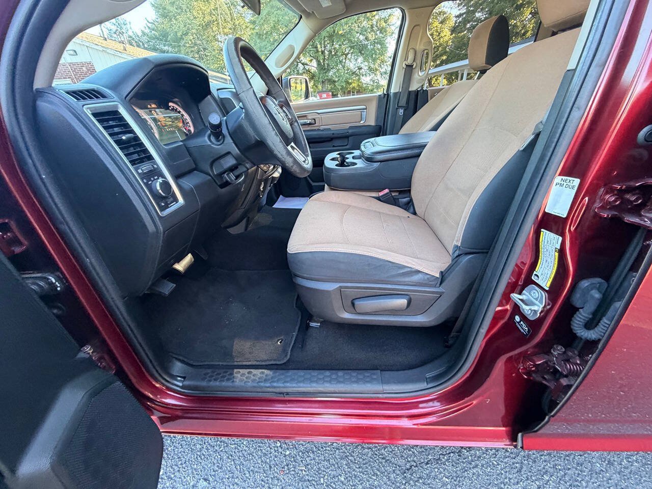 Used 2021 RAM 1500 Classic SLT RWD image 9
