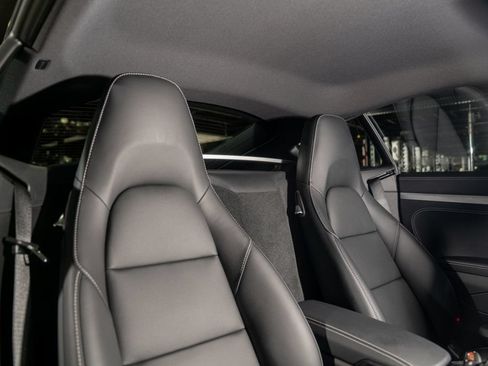 Used 2025 Porsche 718 Cayman S RWD image 18