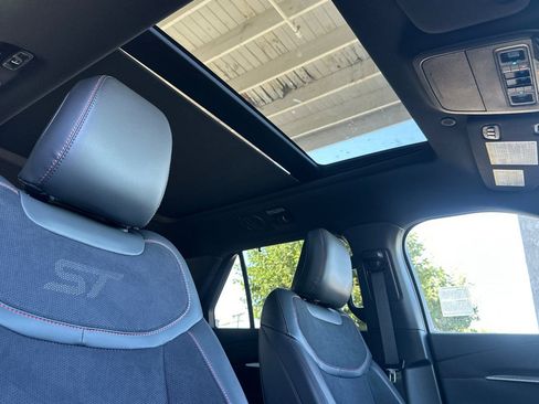 Used 2025 Ford Explorer ST image 18