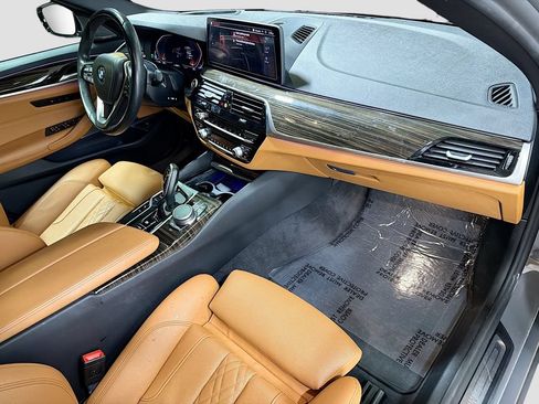 Used 2021 BMW 530i w/ Premium Package RWD image 14