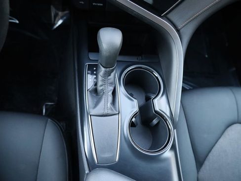 Used 2020 Toyota Camry LE image 25