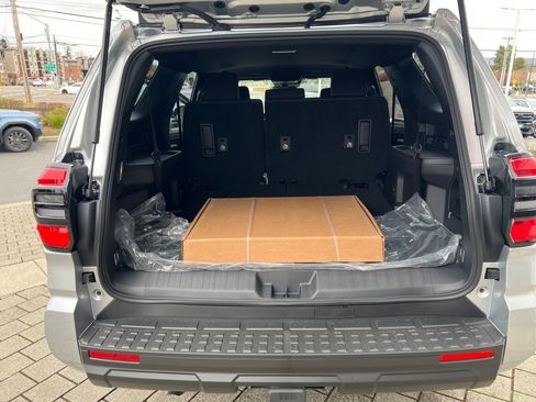 New 2026 Toyota 4Runner SR5 image 25