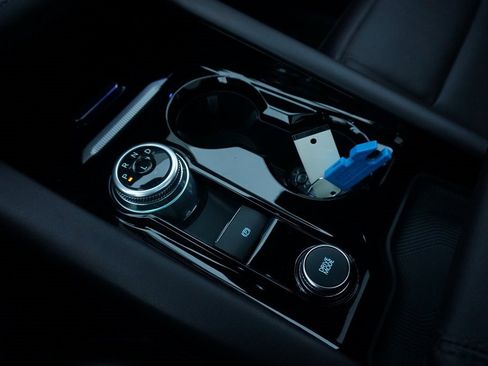 Used 2025 Ford Explorer Platinum w/ Ultimate Package image 19