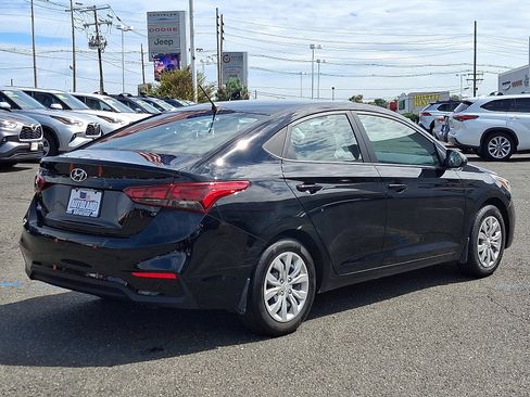 Used 2022 Hyundai Accent SE FWD image 7