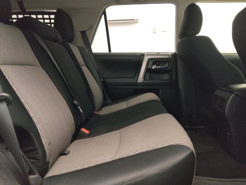 Used 2017 Toyota 4Runner SR5 AWD/4WD image 19