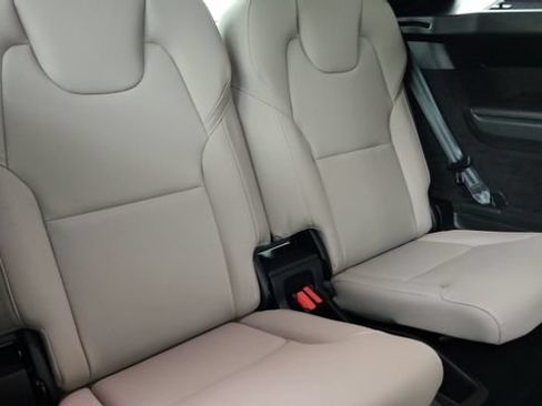 Certified 2026 Volvo XC90 B6 Plus w/ Protection Package Premier AWD/4WD image 34