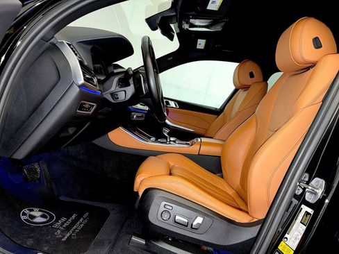 Used 2022 BMW X5 xDrive40i w/ Climate Comfort Package image 9