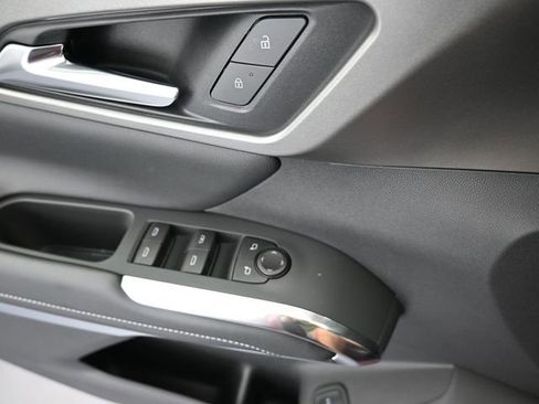 New 2026 Chevrolet Traverse LT image 39