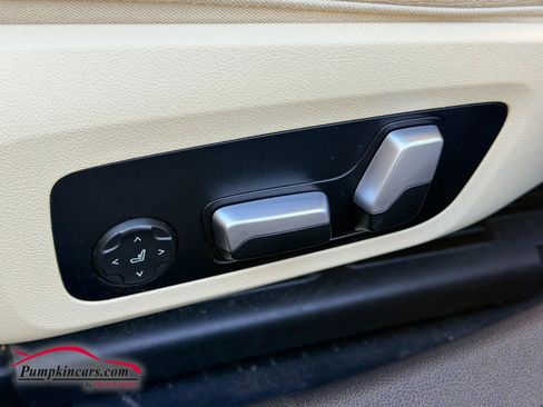 Used 2022 BMW 330i xDrive 330i xDrive Sedan 4D w/ Driving Assistance Package image 21