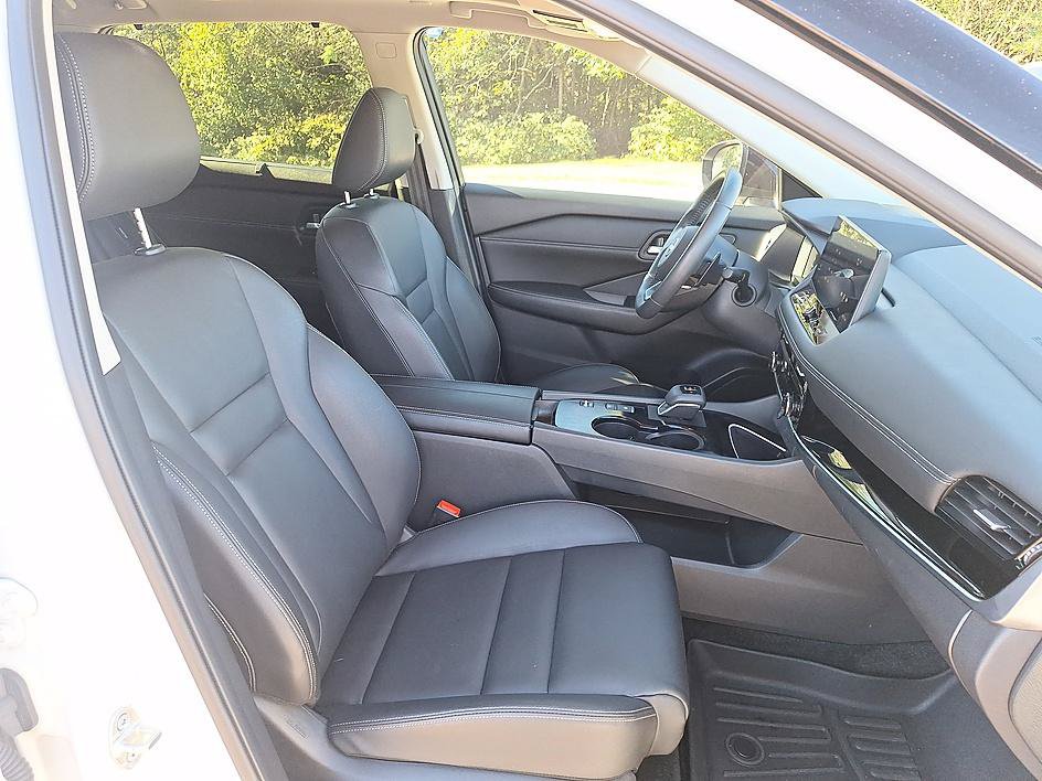 Certified 2024 Nissan Rogue SL w/ SL Premium Package FWD image 21