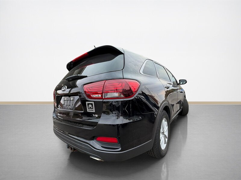 Used 2019 Kia Sorento AWD V6 image 5