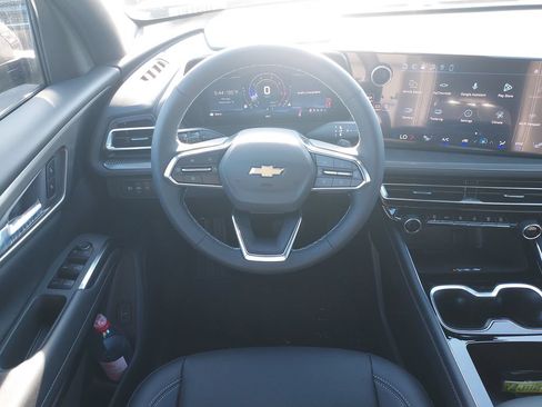 New 2027 Chevrolet Traverse LT FWD image 16