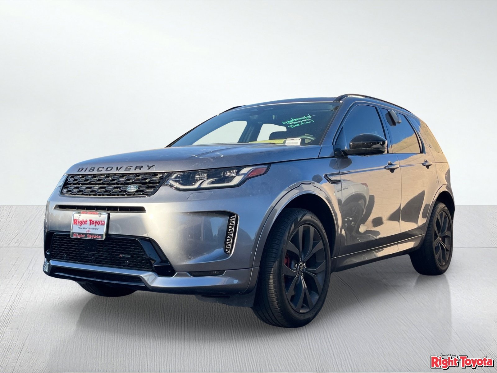 Used 2023 Land Rover Discovery Sport SE R-Dynamic AWD/4WD image 2